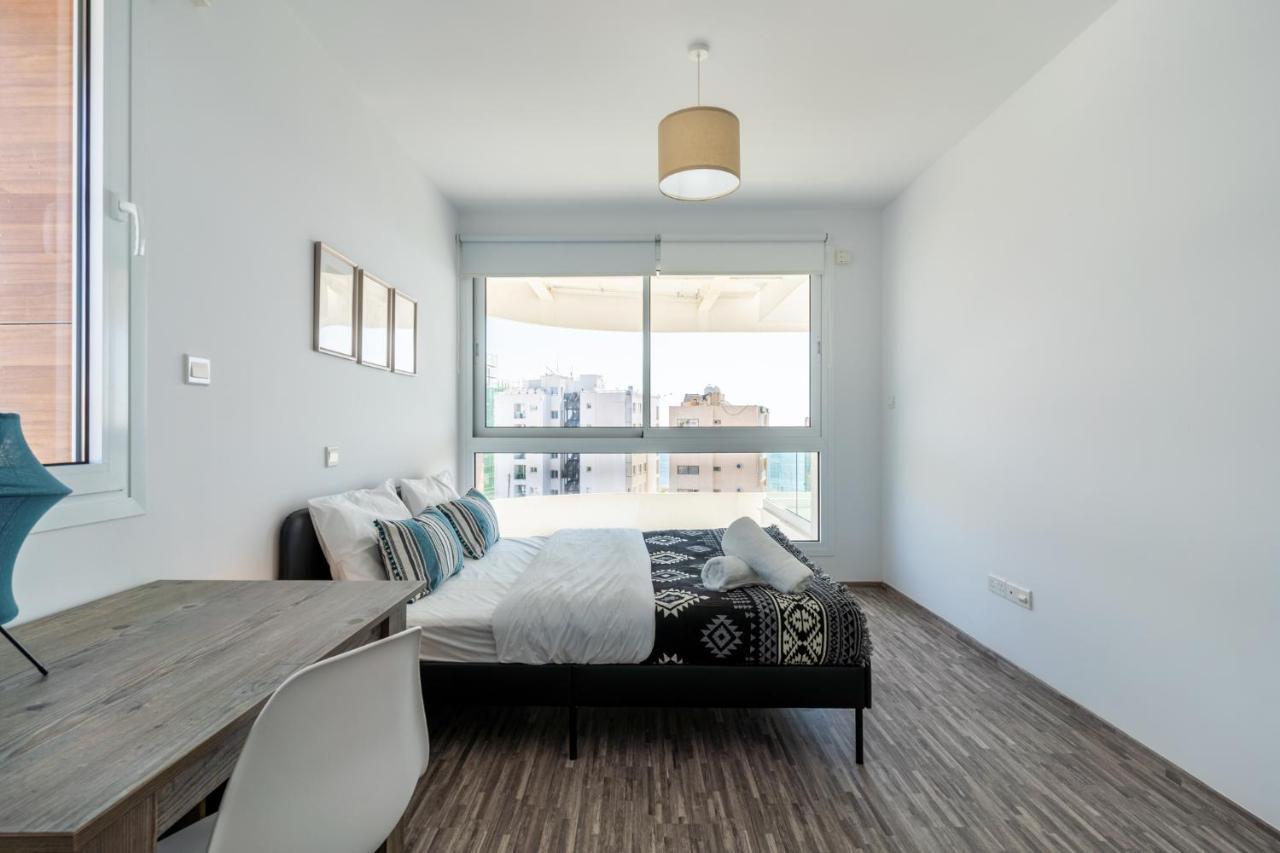Oyster 1-Br Apt In Larnaca Exterior photo